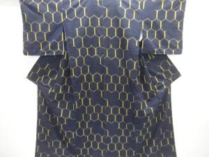 未使用品　破れ亀甲模様織り出し手織り紬着物